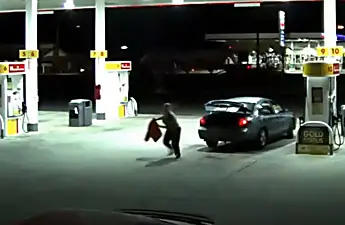 Woman bursts from trunk to escape kidnapper