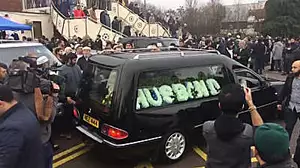 Huge crowds at funeral for taxi driver