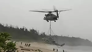 Rescuing a helicopter... with a bigger one
