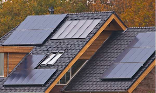 California Launches No-Cost Solar Program for Middle-Class Homeowners