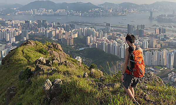 登山好時節，踏上香港人氣遠足徑！香港的遠足徑就在巿區旁邊，讓您輕鬆征服群山！
