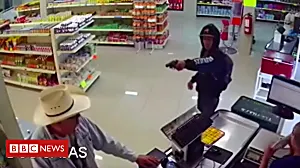 Mexican 'cowboy' stops armed robbery