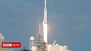 Wild applause as Falcon Heavy blasts off
