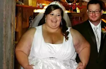 [Pics] Couple Makes A Bet: No Eating Out, No Cheat Meals, No Alcohol. A Year After, This Is What They Look Like