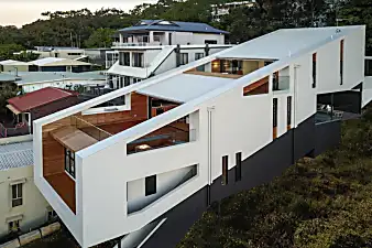 ‘Floating’ Cliffside House in Australia Hits the Market