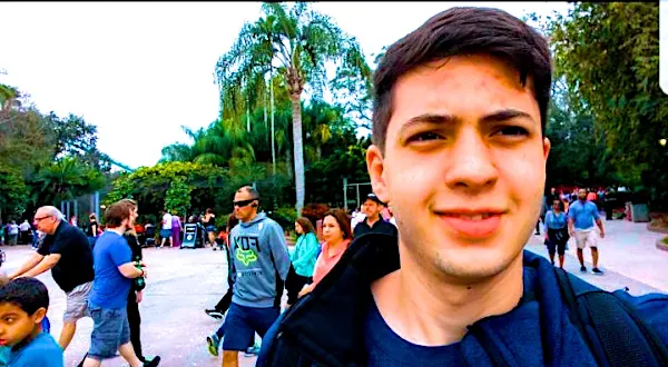 Jovem descobre parte da mente que grava o inglês e vira febre na internet