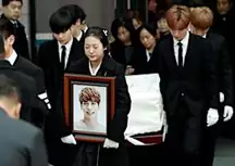 Corée du Sud: vif émoi après la mort d'une star de la K-pop Corée du Sud: vif émoi après la mort d'une star de la K-pop