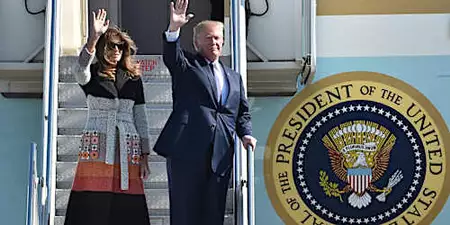 El abrigo de casi 4.000 euros que Melania Trump ha lucido en Japón