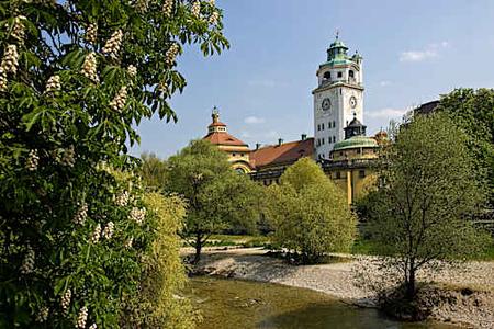Seek out the essential stops in this buzzing city