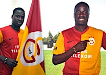 Galatasaray vole au secours d'Emmanuel Eboué Galatasaray vole au secours d'Emmanuel Eboué