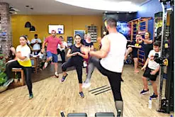 Treino de 12 min enxuga gordura da barriga e acaba com pneuzinhos