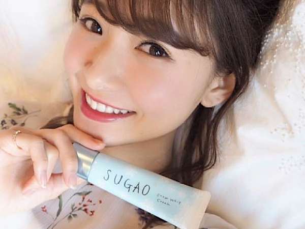 SNSで大人気！透き通るような白肌を話題のベースメイクで手に入れよう