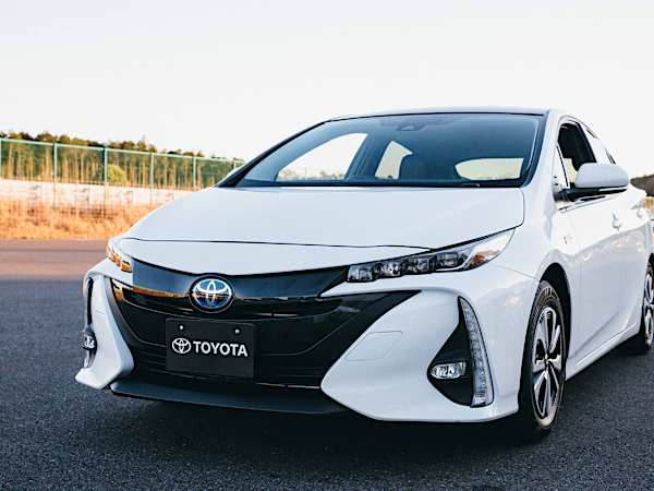 群を抜く加速感と高級感を両立!EVでも、HVでもないPHVの魅力を徹底解剖