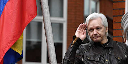 Un diputado de Podemos gestionó el asilo político de Assange en Ecuador