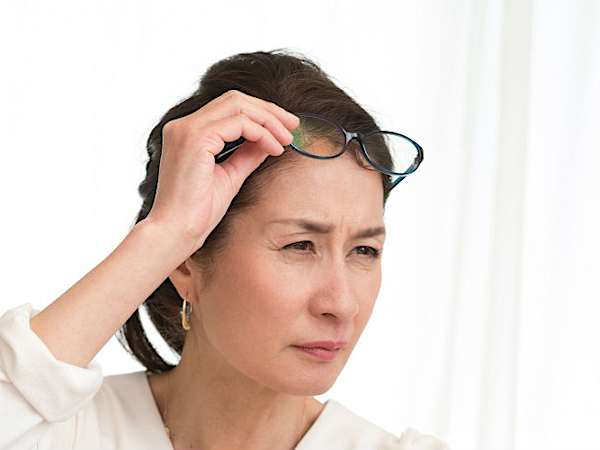 もう手放せない！老眼鏡愛用者が思わず叫んだ話題のサプリとは