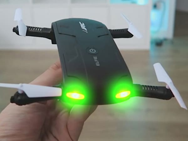 新しいポータブルドローンが既存の巨大ドローンメーカーを脅かします