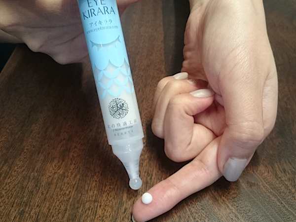 46秒に1個売れてる！で今話題の目の下用クリーム、使った人の口コミを集めました⇒