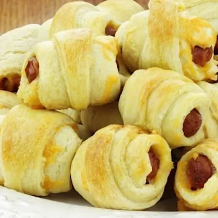 15 recettes pas chères pour un apéro zéro défaut - Sucettes de mini pizzas à la tomate - Cuisine AZ