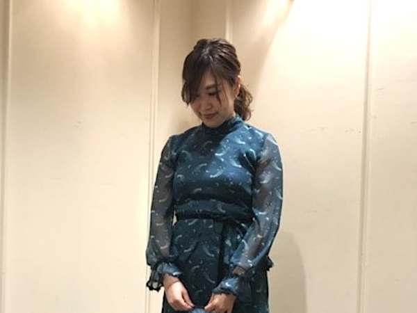 クラシカルなドレスで春のおよばれコーディネート