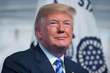 Το ατού μπορεί να φθάσει νωρίτερα στη Σιγκαπούρη την Κυριακή πριν από τη σύνοδο κορυφής της 12ης Ιουνίου με τον Kim Jong Un Το ατού μπορεί να φθάσει νωρίτερα στη Σιγκαπούρη την Κυριακή πριν από τη σύνοδο κορυφής της 12ης Ιουνίου με τον Kim Jong Un