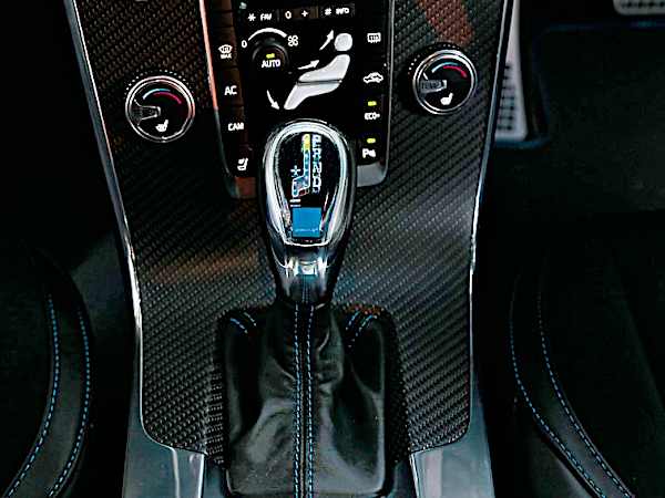 村上龍が語る、乗り継ぎたい愛車とは