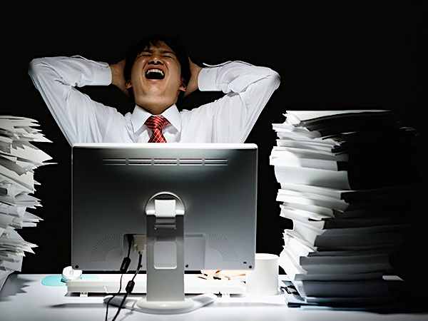 相手に「話を聞きたい」と思わせる営業の特徴