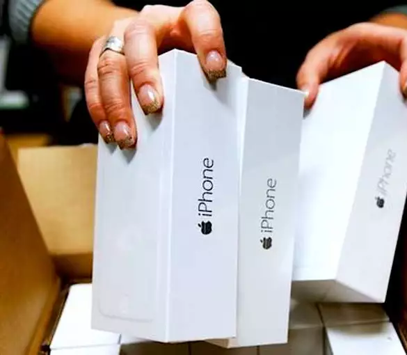 Πώς οι άνθρωποι παίρνουν το νέο iPhone 10 μόνο για $ 1 Πώς οι άνθρωποι παίρνουν το νέο iPhone 10 μόνο για $ 1
