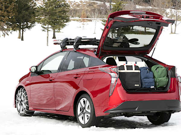 スキースノボはどのクルマで行く？雪山にオススメの車種紹介します