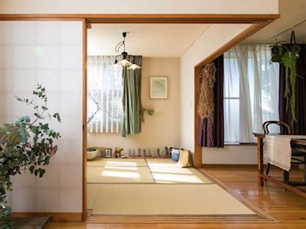 世田谷線の町に暮らす花とグリーンに満たされた 自然を身近に感じる暮らし