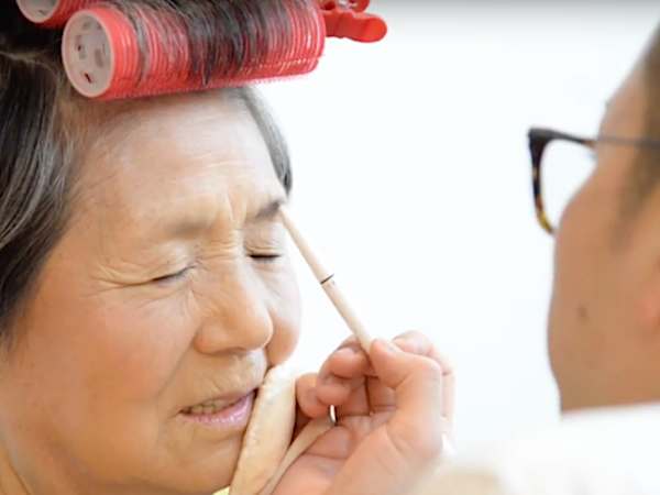 メイクのプロが暴露「実はコレで若見せできる」