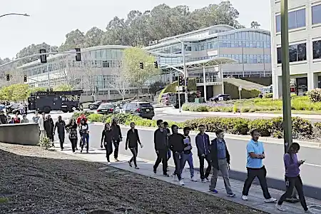 Shooting at YouTube headquarters leaves 3 injured, female suspect dead