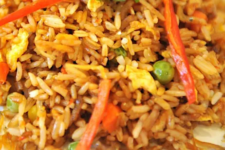 Το μολυσμένο τηγανισμένο ρύζι οδήγησε τους μαθητές να αρρωστήσουν Το μολυσμένο τηγανισμένο ρύζι οδήγησε τους μαθητές να αρρωστήσουν