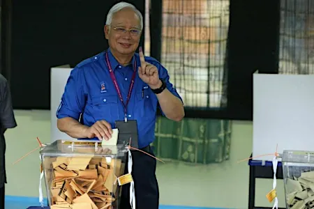 Εκλογές στη Μαλαισία: Ο πρωθυπουργός Najib Razak ψηφίζει στο Πεκάν, περιγράφει την εκλογή ως «ήρεμη αλλά κακή», Εκλογές στη Μαλαισία: Ο πρωθυπουργός Najib Razak ψηφίζει στο Πεκάν, περιγράφει την εκλογή ως «ήρεμη αλλά κακή»,