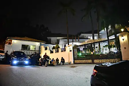 Οι ηγέτες του Barisan Nasional συγκεντρώνονται στο σπίτι του πρωθυπουργού για «συνάντηση υψηλού επιπέδου»: Εκθέσεις Οι ηγέτες του Barisan Nasional συγκεντρώνονται στο σπίτι του πρωθυπουργού για «συνάντηση υψηλού επιπέδου»: Εκθέσεις