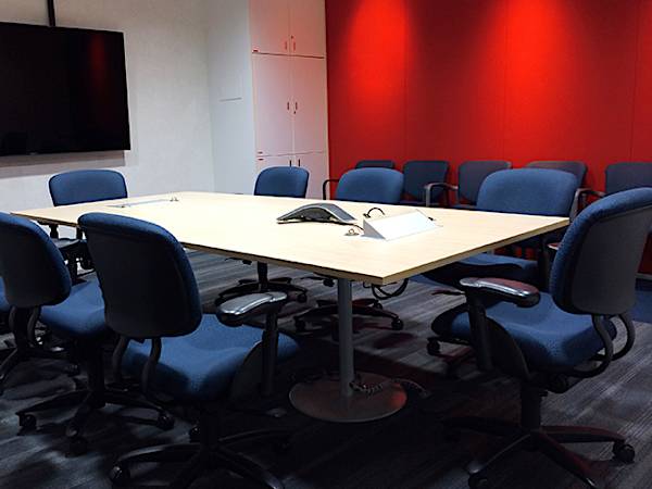 できる上司は、会議室で部下を立てる