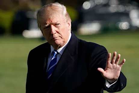 Ο Ντόναλντ Τρούμπ αναφέρει ότι μέχρι 4.000 στρατεύματα της Εθνικής Φρουράς ενδέχεται να φτάσουν στα σύνορα