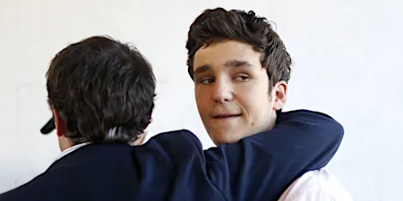 La bronca de Froilán en el AVE con un dirigente del PCE cuando se reía de la "peleíta" de las reinas