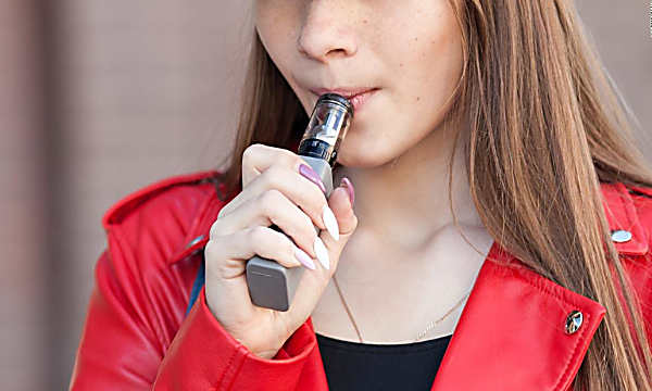 Teen develops 'wet lung' after vaping for just 3 weeks